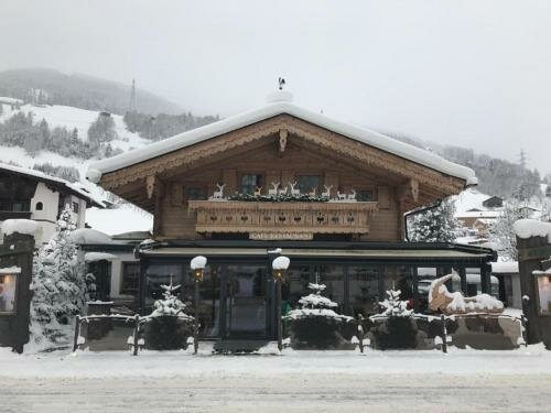 Öffentliche E-Ladestation Auto beim Jägerstüberl